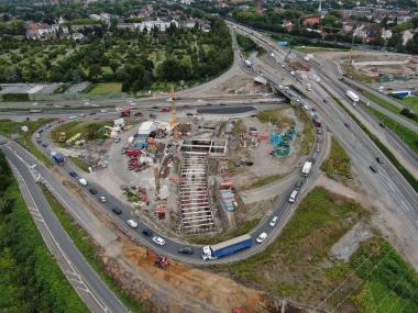 Blick aus der Vogelperspektive auf die Baustelle am Autobahnkreuz Herne. 